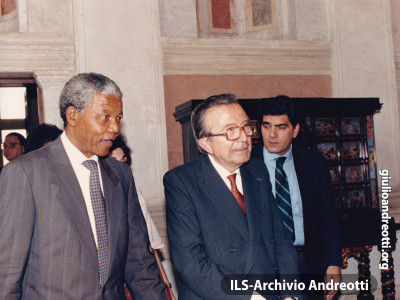 Andreotti con Nelson Mandela a Villa Madama il 15 giugno 1990