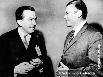 17 febbraio 1966. Andreotti con il segretario alla Difesa americano Mc Namara