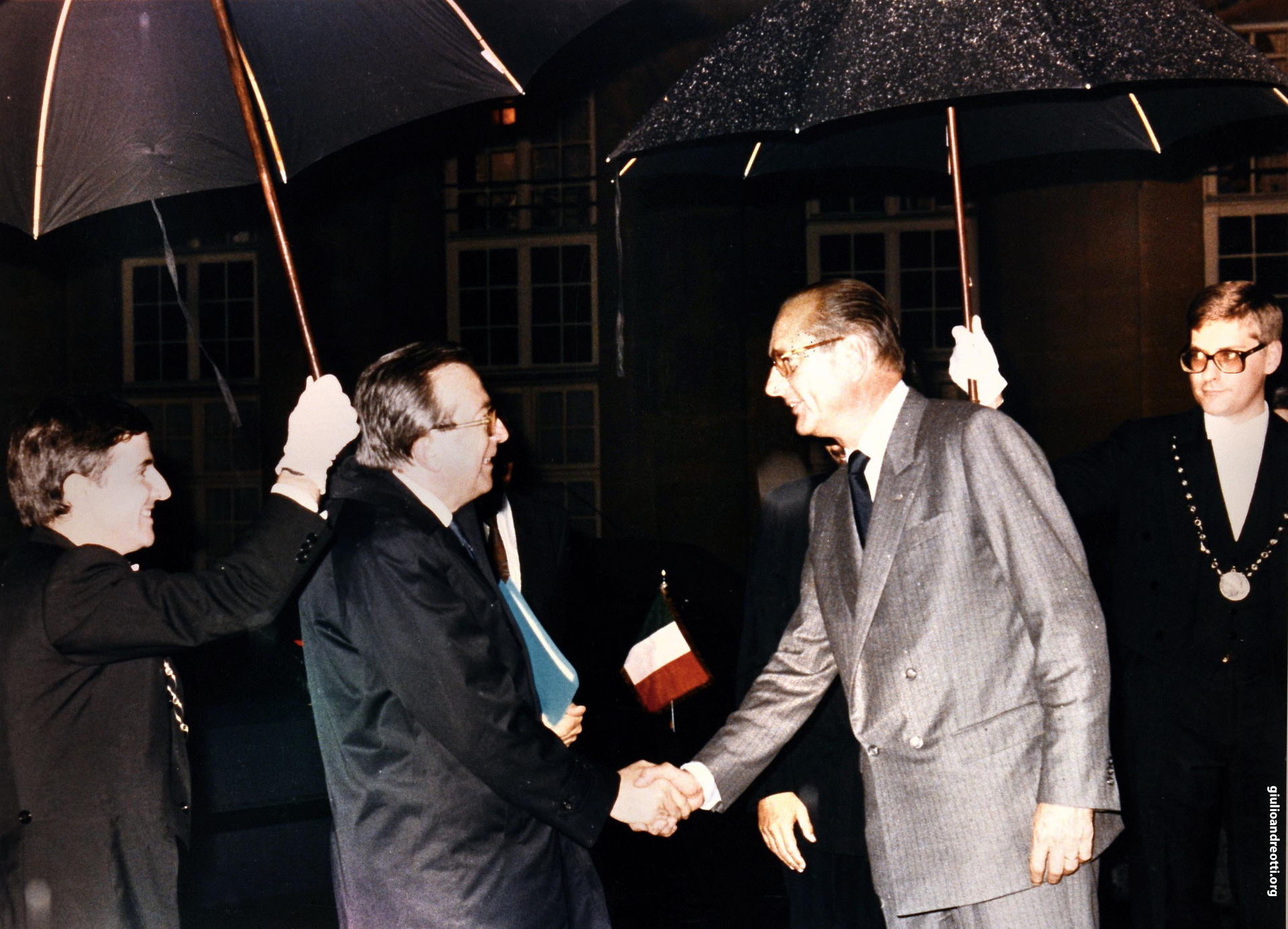 20 10 1987. Incontro all’Eliseo con il presidente francese ... Immagine 1