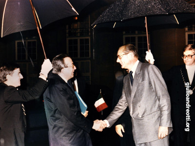 20 10 1987. Incontro all’Eliseo con il presidente francese Chirac
