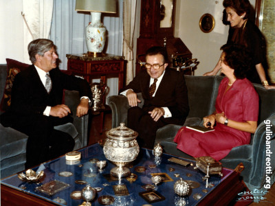 Il cancelliere tedesco Schmidt ospite nel salotto di casa Andreotti