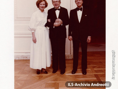 Foto con dedica di Jimmy e Rosalyn Carter in ricordo della visita ufficiale alla Casa Bianca del 30 maggio 1978