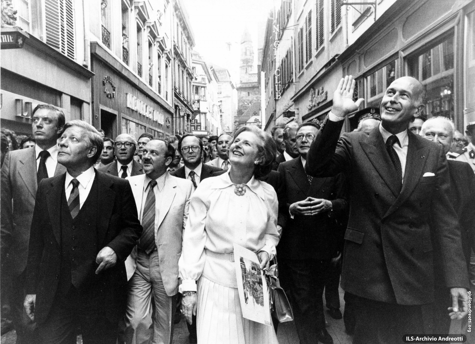 21 giugno 1979. I leader europei a passeggio nelle strade di Strasburgo in occasione del Consiglio europeo.