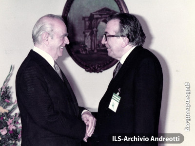 4 dicembre 1983, Atene. Incontro con il presidente greco Kostantinos Karamanlis