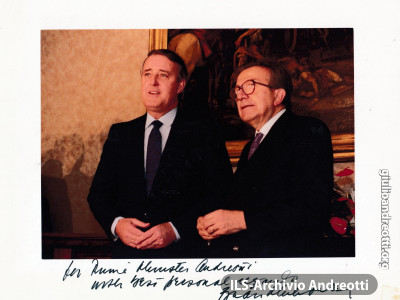 Marzo 1992. Foto con dedica del primo ministro canadese Mulroney in occasione della visita di Andreotti a Ottawa
