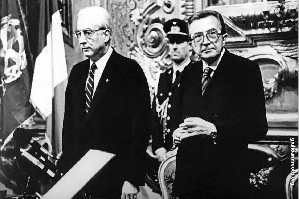 23 luglio 1989. Giuramento del sesto governo Andreotti Immagine 1