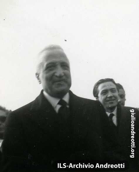1947. Andreotti con Enrico De Nicola, Capo provvisorio dello Stato.