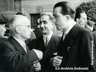 1947. Giulio Andreotti con Luigi Einaudi, vicepresidente del Consiglio.