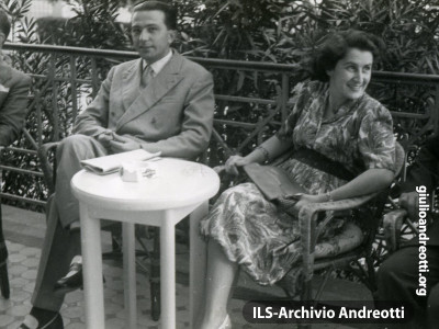 24 luglio 1947. Andreotti con la moglie Livia all'Hotel des Bains di Venezia.