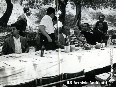 Pranzo in campagna con Franco Evangelisti nell'agosto del 1950.