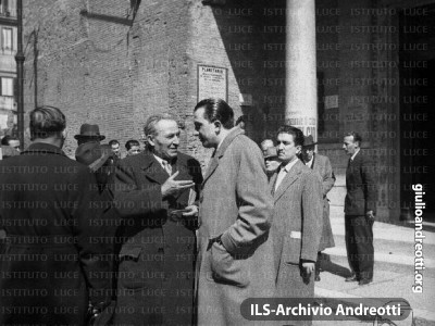 15 marzo 1950. Manifestazione al Cinema Planetario di Roma.