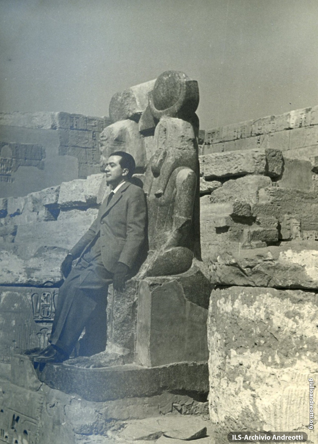 Giulio Andreotti durante il viaggio in Egitto nel febbraio 1951.