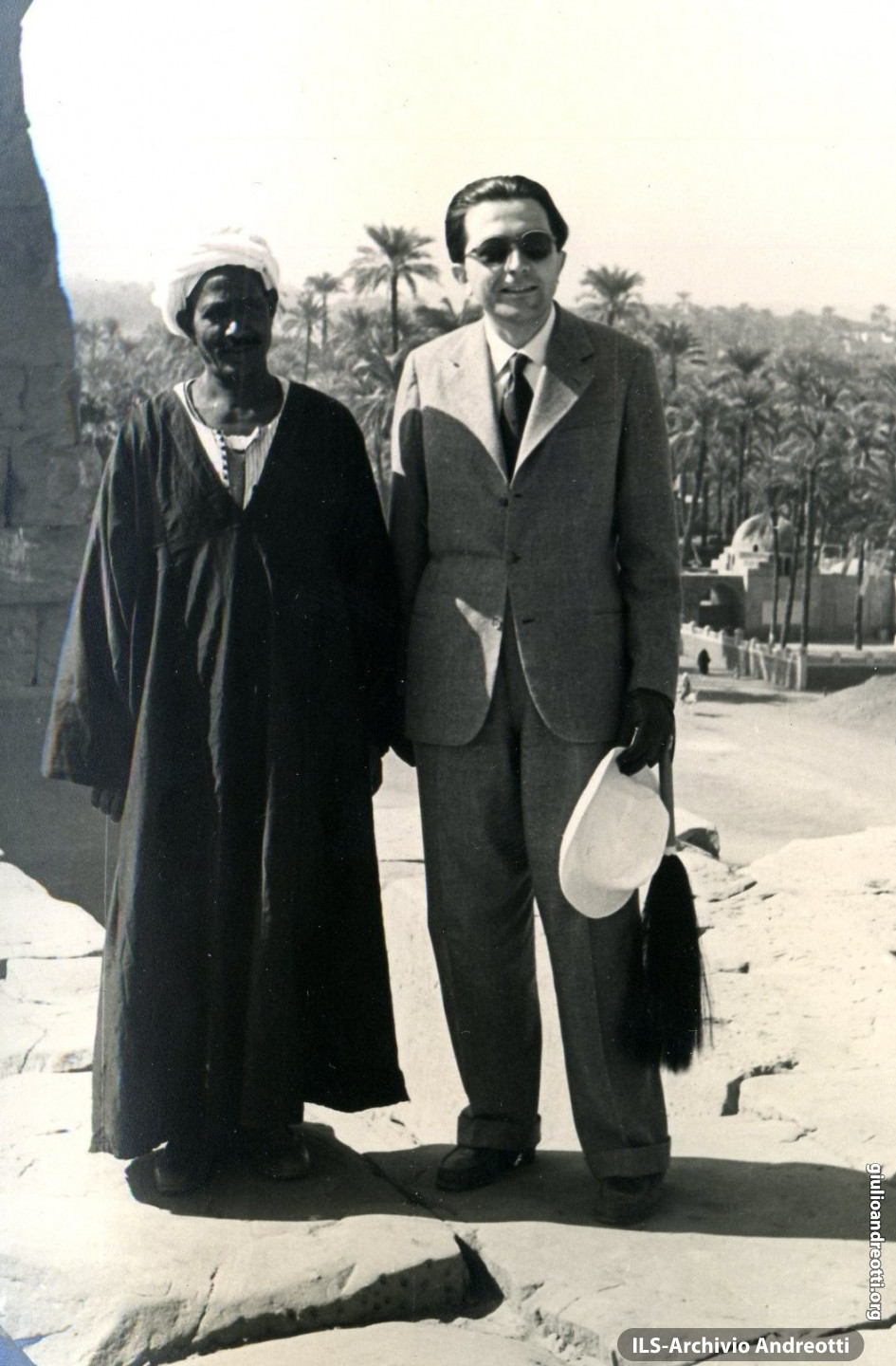 Giulio Andreotti durante il viaggio in Egitto nel febbraio 1951.