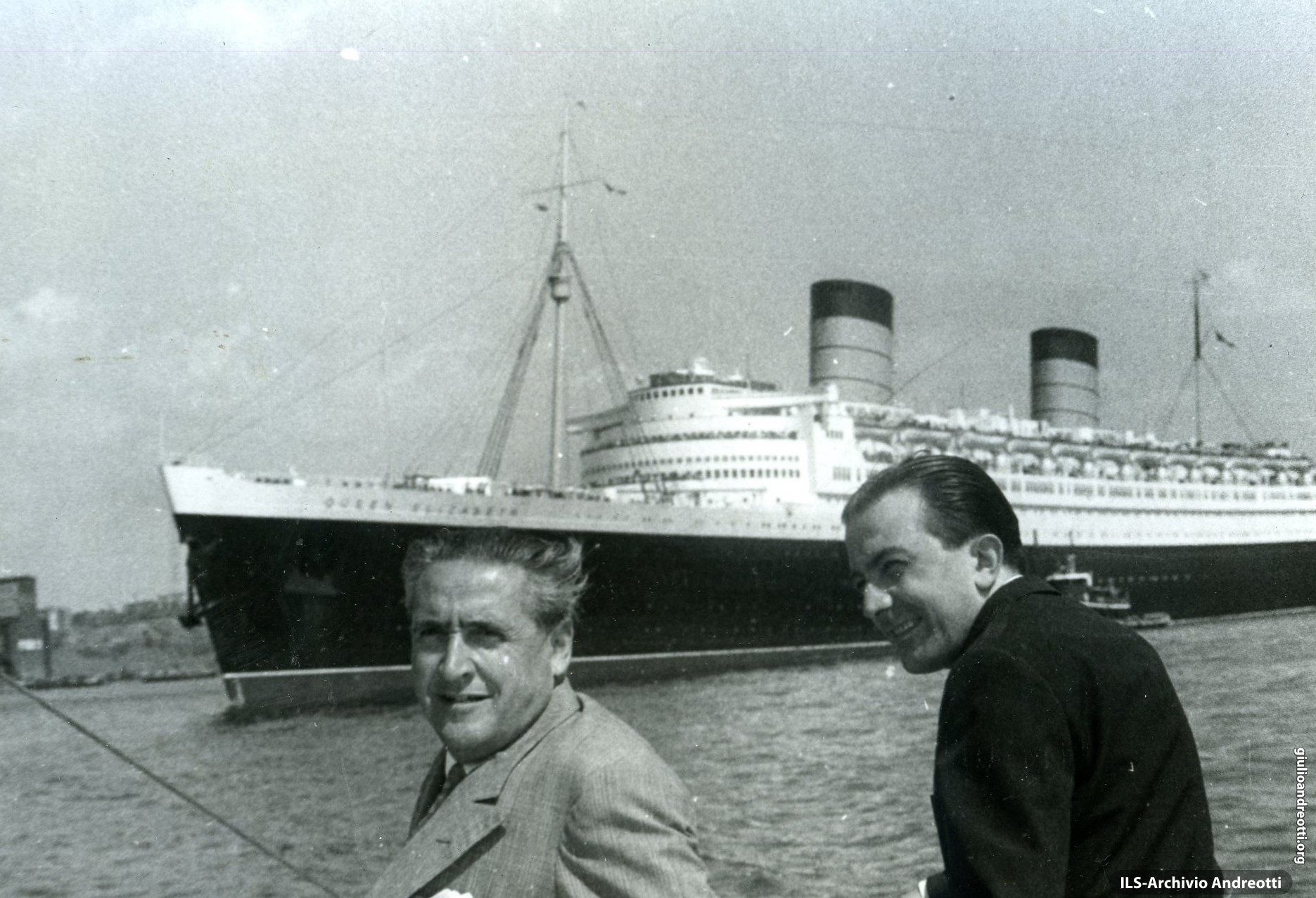 Agosto 1954. Viaggio in America a bordo della Cristoforo Colombo. Partenza da Napoli. Con Italo Gemini..
