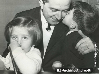 Giulio Andreotti con i figli Stefano e Serena.