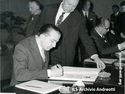 Andreotti Presidente del Comitato organizzatore delle Olimpiadi di Roma nel 1960.