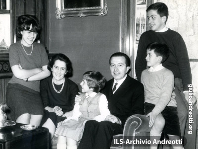 Foto di famiglia nel 1963.