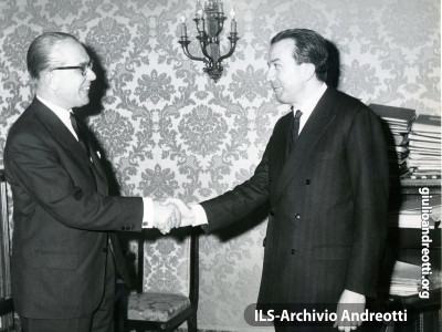 1963. Andreotti incontra Von Massel.