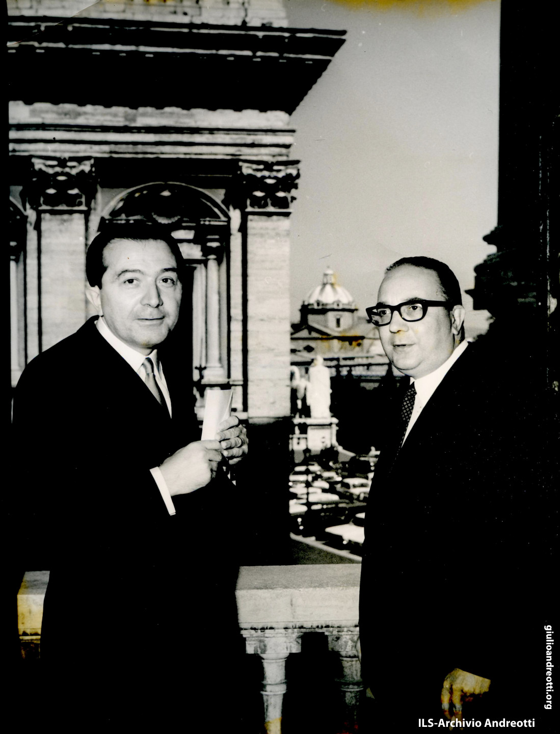 26 maggio 1966. Andreotti in Campidoglio con il sindaco Amerigo Petrucci in occasione del premio Mercurio d'oro.