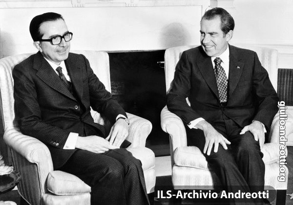 Andreotti con il presidente americano Richard Nixon durante la visita ufficiale a Washington nel 1973.