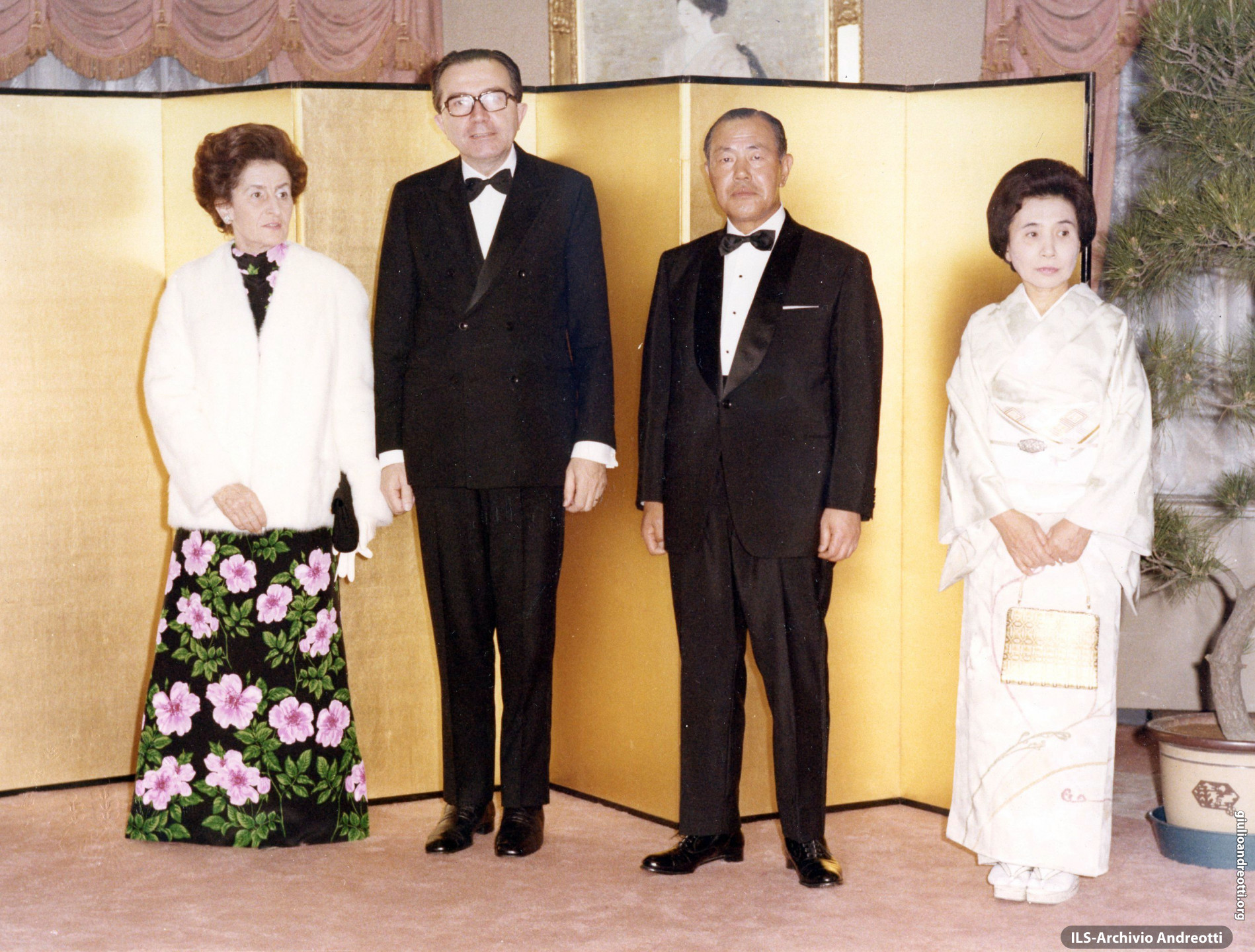 Visita di Andreotti in Giappone. Pranzo offerto dal Primo Ministro e la signora Tanaka nella residenza ufficiale, il 23 aprile 1973.