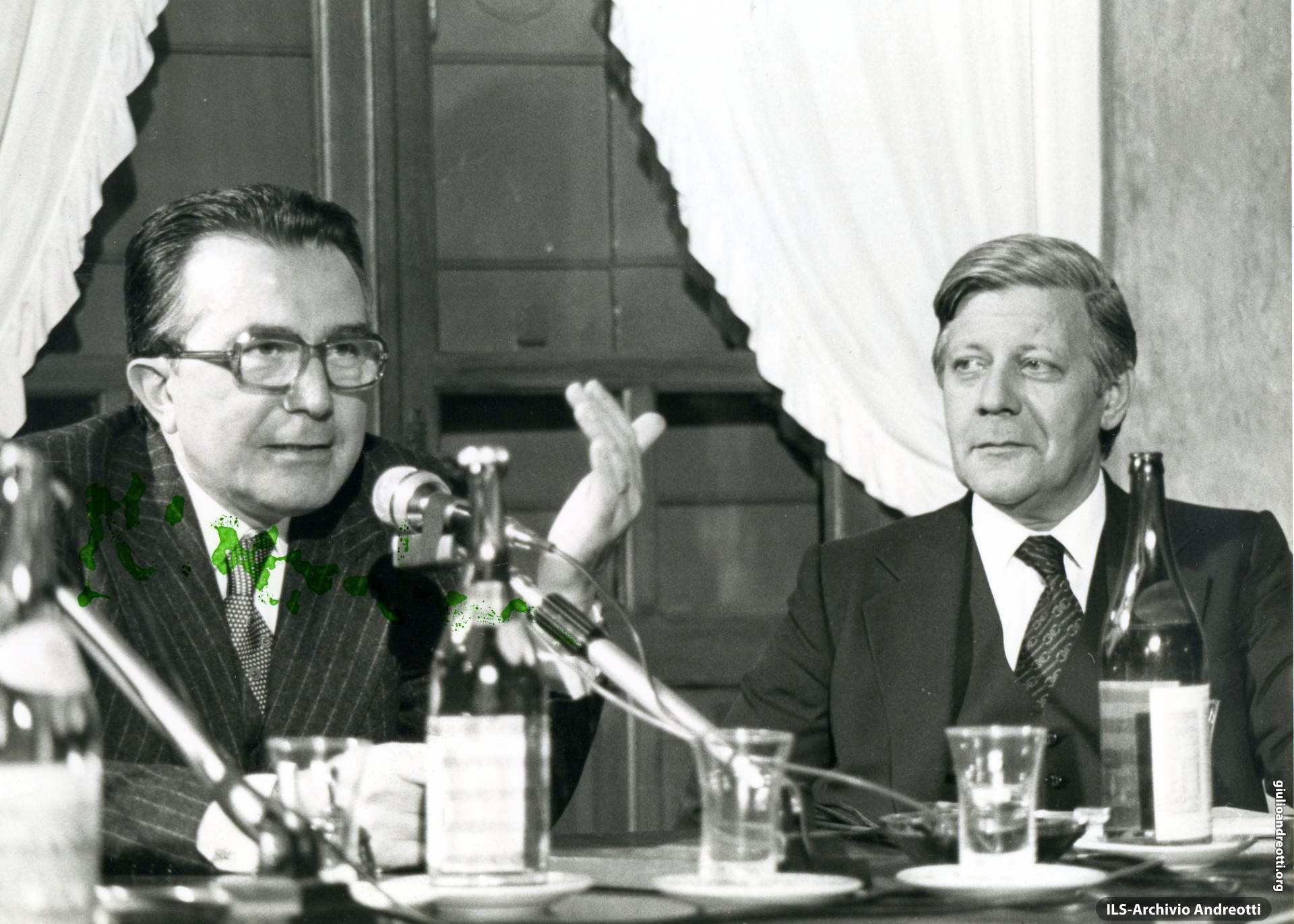 Valeggio sul Mincio (Verona). Vertice con il Cancelliere tedesco Schmidt nei giorni 23-30 dicembre 1977.
