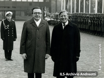 Germania, 1977. Colloquio con il Cancelliere tedesco Schmidt.