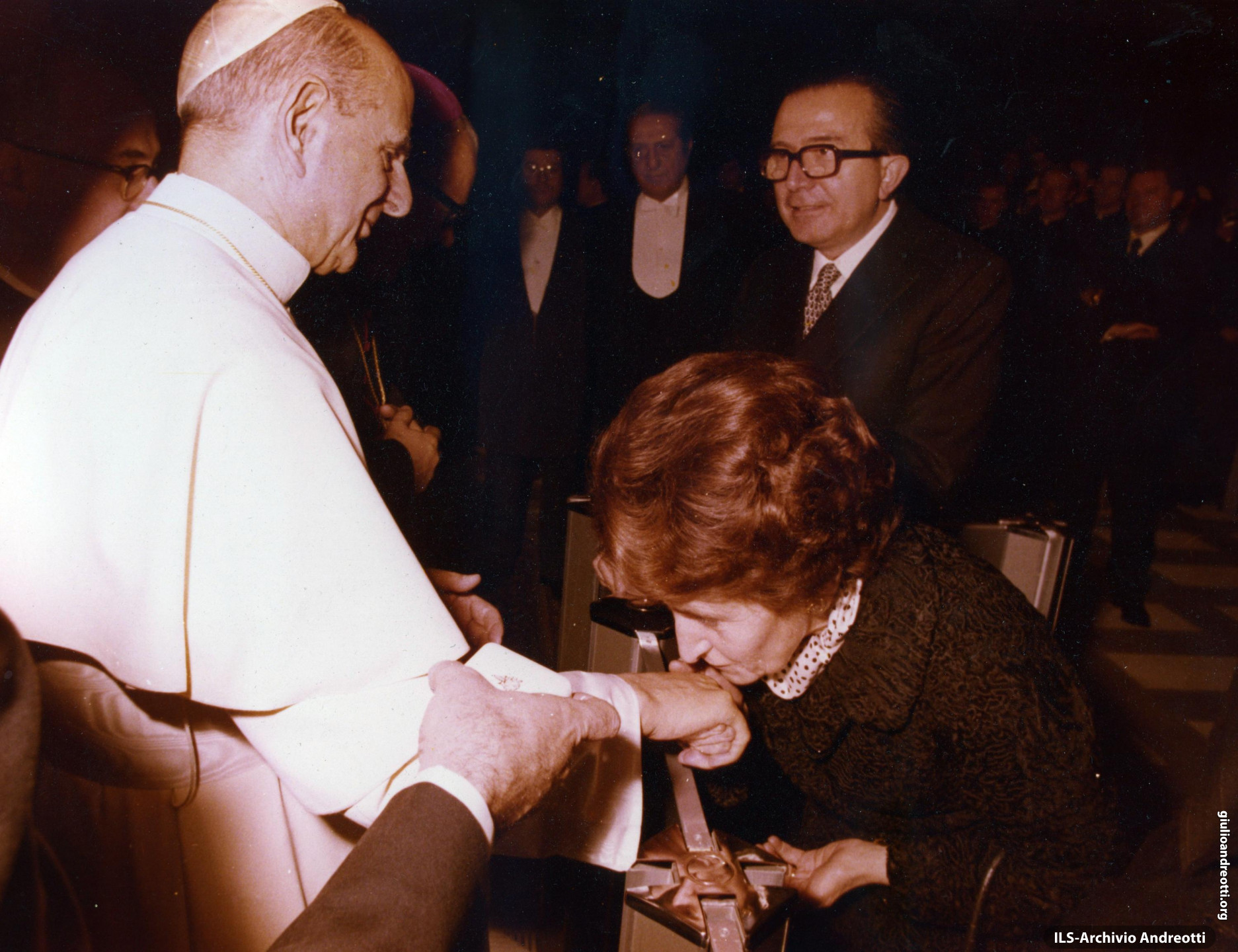 Andreotti con la moglie Livia incontrano Paolo VI.