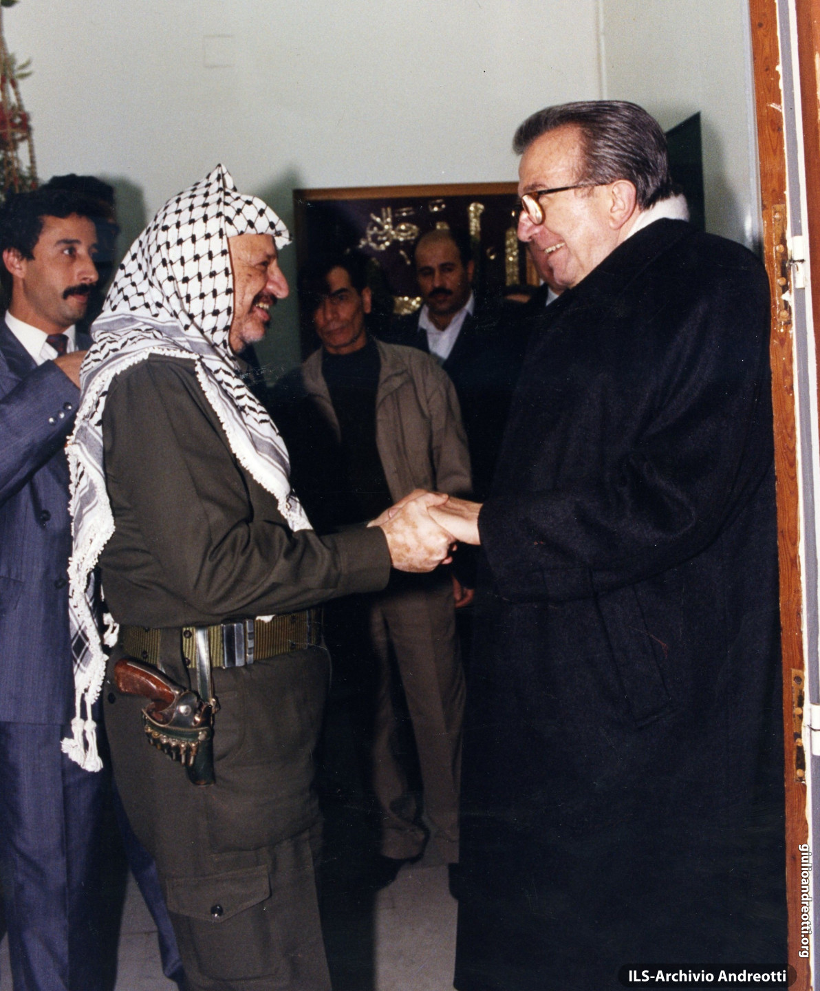 Andreotti accoglie nel settembre del 1982 a Montecitorio il leader palestinese Yasser Arafat, ospite della Unione interparlamentare.