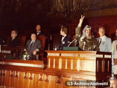 Settembre del 1982. Il leader palestinese Yasser Arafat interviene a Montecitorio.