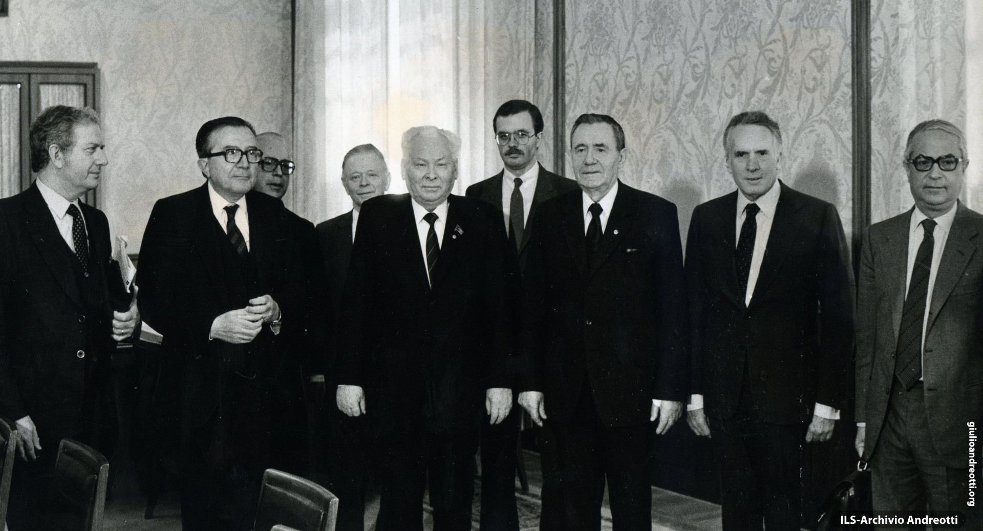 Mosca, 24 aprile 1984. Andreotti al Cremlino con il segretario generale del PCUS Konstantin Chernenko e il ministro degli Esteri sovietico Andrei Gromiko. (24 aprile 1984)