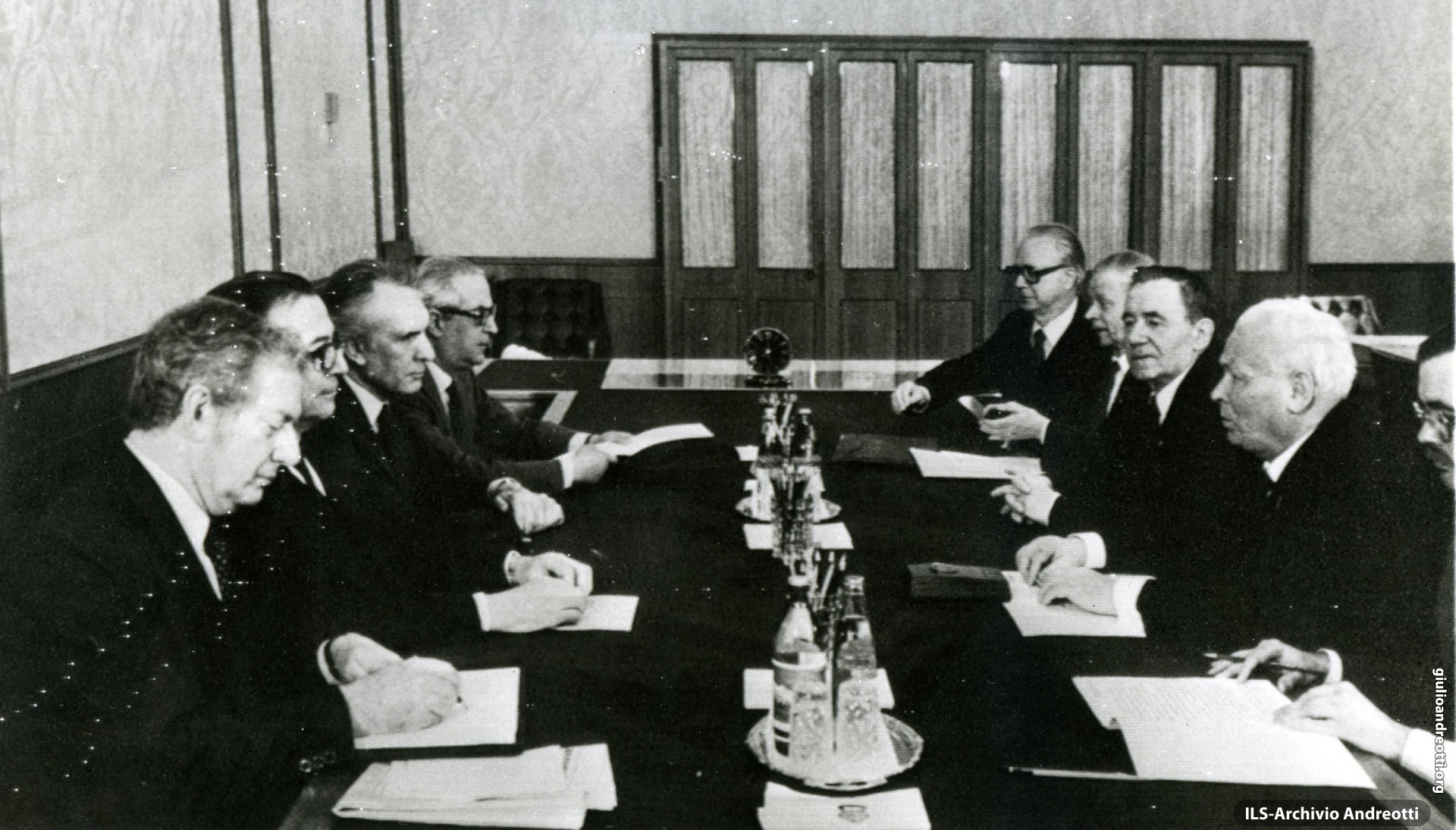 Mosca, 24 aprile 1984. Andreotti al Cremlino con il segretario generale del PCUS Konstantin Chernenko e il ministro degli Esteri sovietico Andrei Gromiko. (24 aprile 1984).
