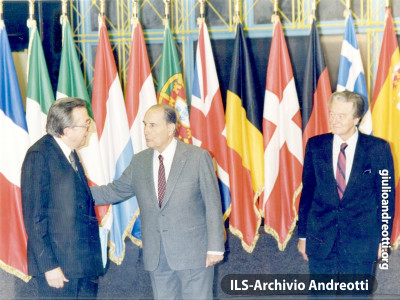 Andreotti con Mitterrand al Consiglio europeo di Strasburgo nei giorni 8-9 dicembre 1989.