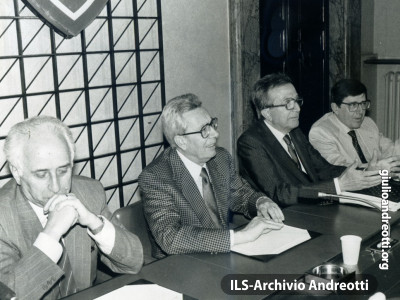 Andreotti con Bodrato, Forlani e Scotti a una riunione della Segreteria DC.