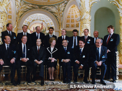 5-6 luglio 1990. Londra. Summit della NATO.