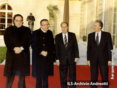 19-21 novembre 1990. Vertice della CSCE a Parigi.