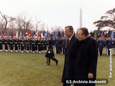 Marzo 1991. Visita di Andreotti alla Casa Bianca. Cerimonia di saluto con George Bush.