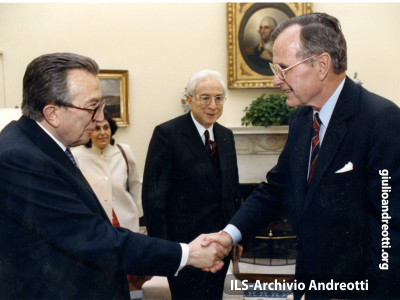 Marzo 1991. Andreotti incontra il presidente americano Bush.