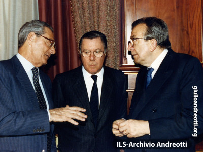 1992. Da destra Cesare Romiti, Sergio Pininfarina e Giulio Andreotti.