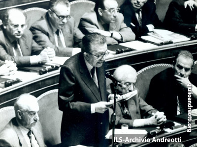 13 maggio 1993. Discorso di Andreotti al Senato. Il senatore rinuncia all'immunità parlamentare di fronte alle accuse dei magistrati di Palermo.
