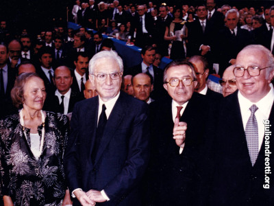 Giulio Andreotti con Nilde Jotti, Francesco Cossiga e Giovanni Spadolini.