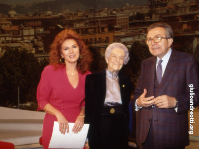Andreotti con Rita Levi Montalcini e Rosanna Lambertucci.