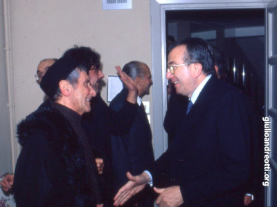 Andreotti incontra Paolo Stoppa in camerino dopo uno spettacolo.