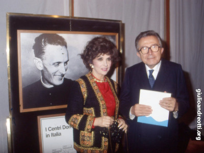 Andreotti con Gina Lollobrigida ad una manifestazione in onore di Don Gnocchi.