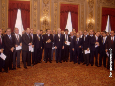 23 luglio 1989. Foto ufficiale del VI governo Andreotti dopo il giuramento in Quirinale.