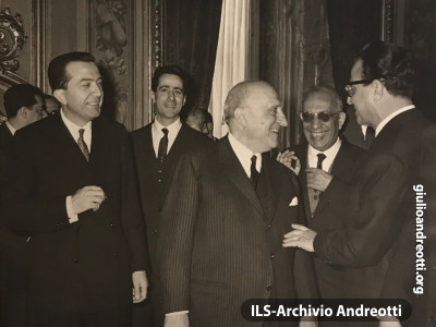 22 febbraio 1962. Giuramento del governo Fanfani IV. Andreotti con Piccioni e La Malfa.