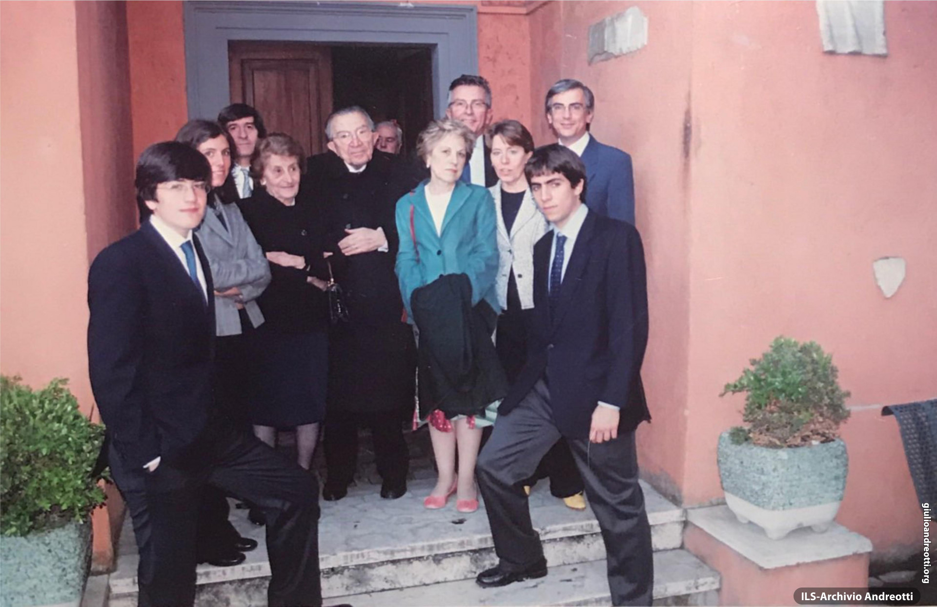 16 aprile 2005. La famiglia Andreotti festeggia i sessanta anni di matrimonio di Giulio e Livia.