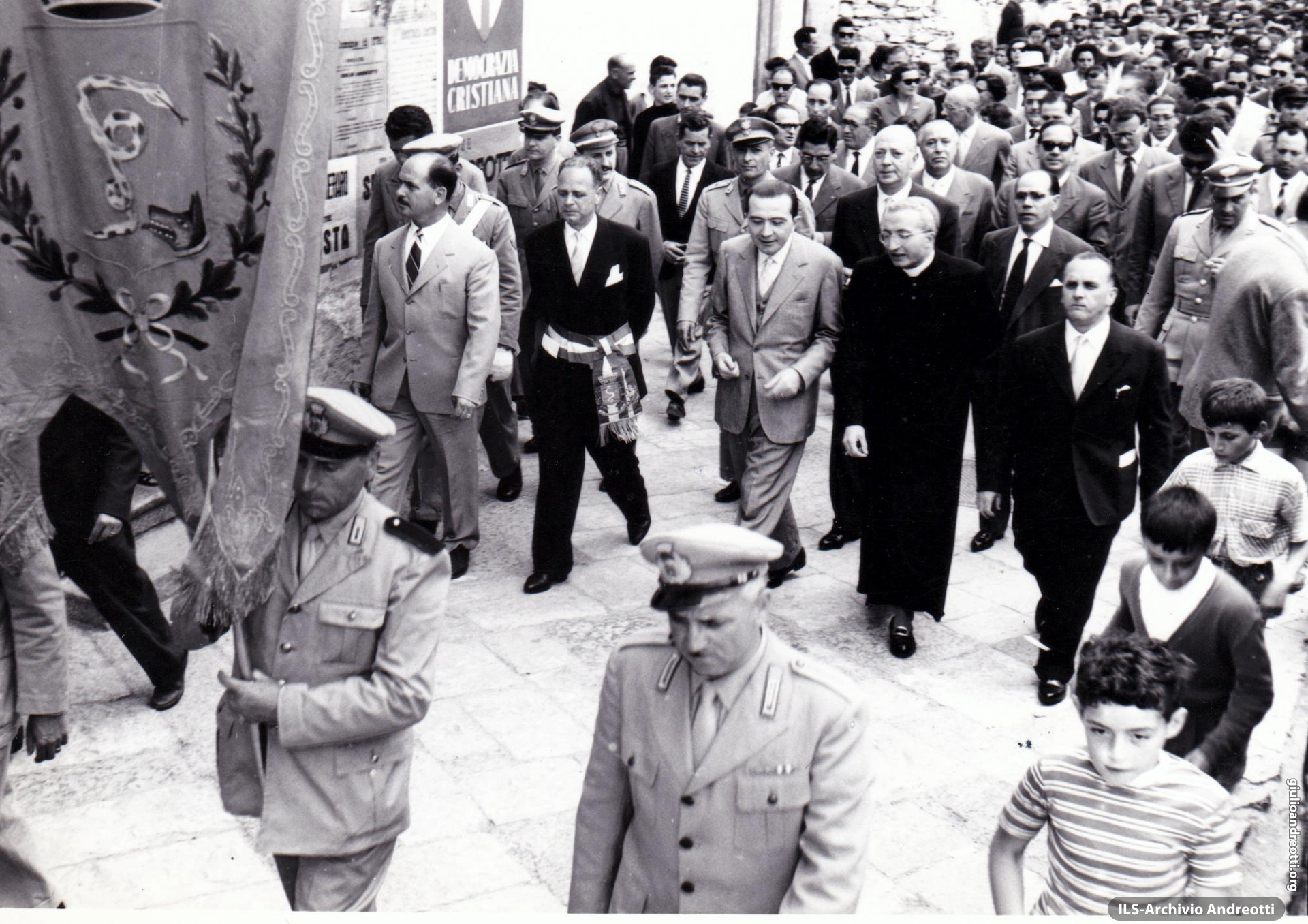 5 maggio 1958. Manifestazione elettorale a Itri.