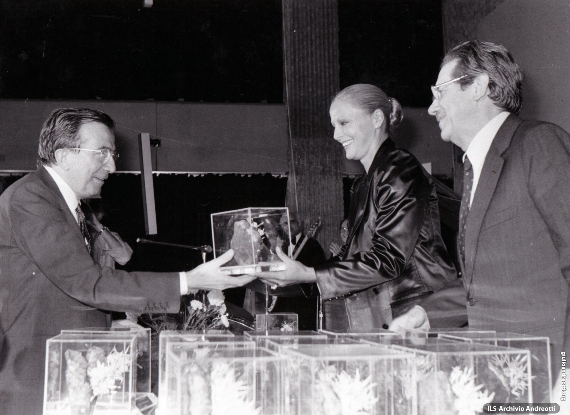 Festa dell’Amicizia della DC, Trento, Agosto 1981. Con l’attrice Virna Lisi e Flaminio Piccoli