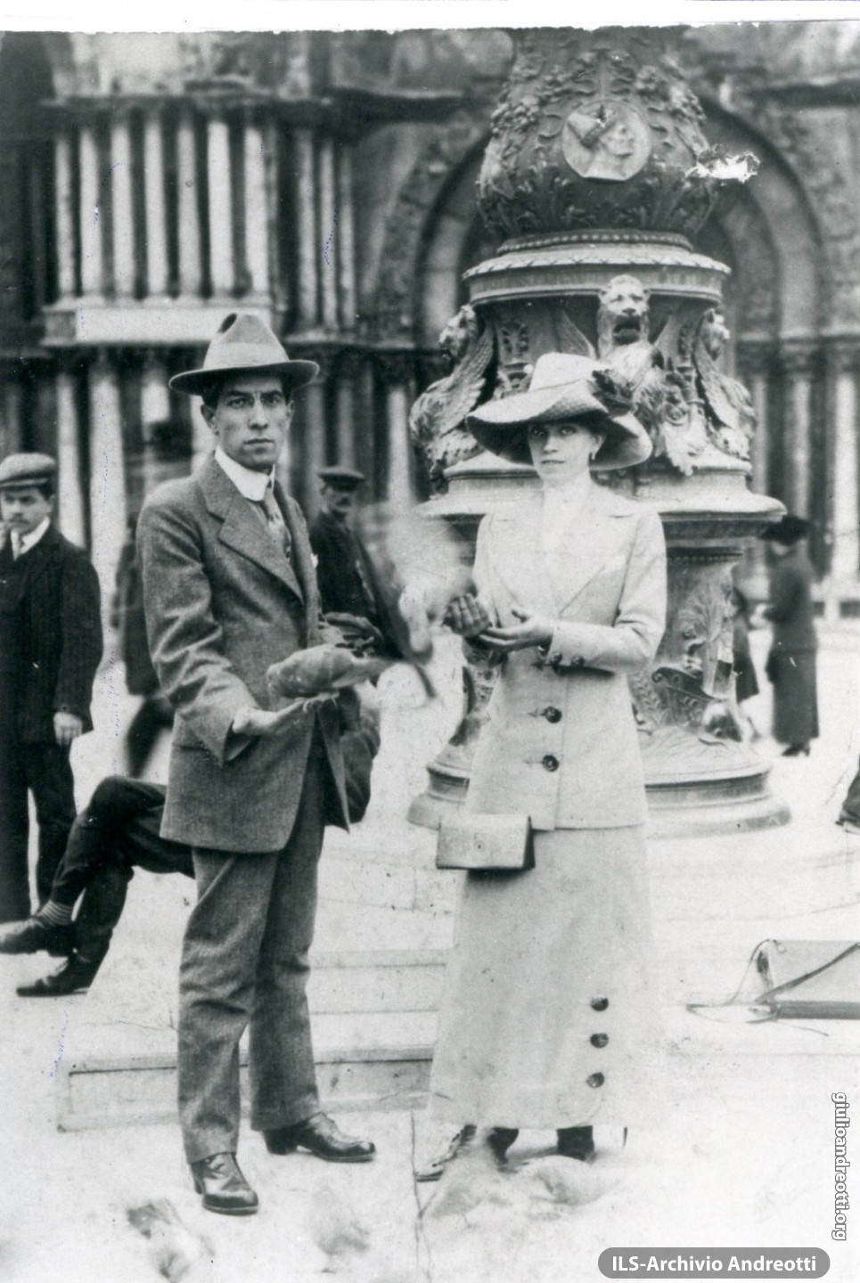 I genitori di Giulio Andreotti: Filippo Alfonso Andreotti e Rosa Falasca in viaggio di nozze a Venezia.